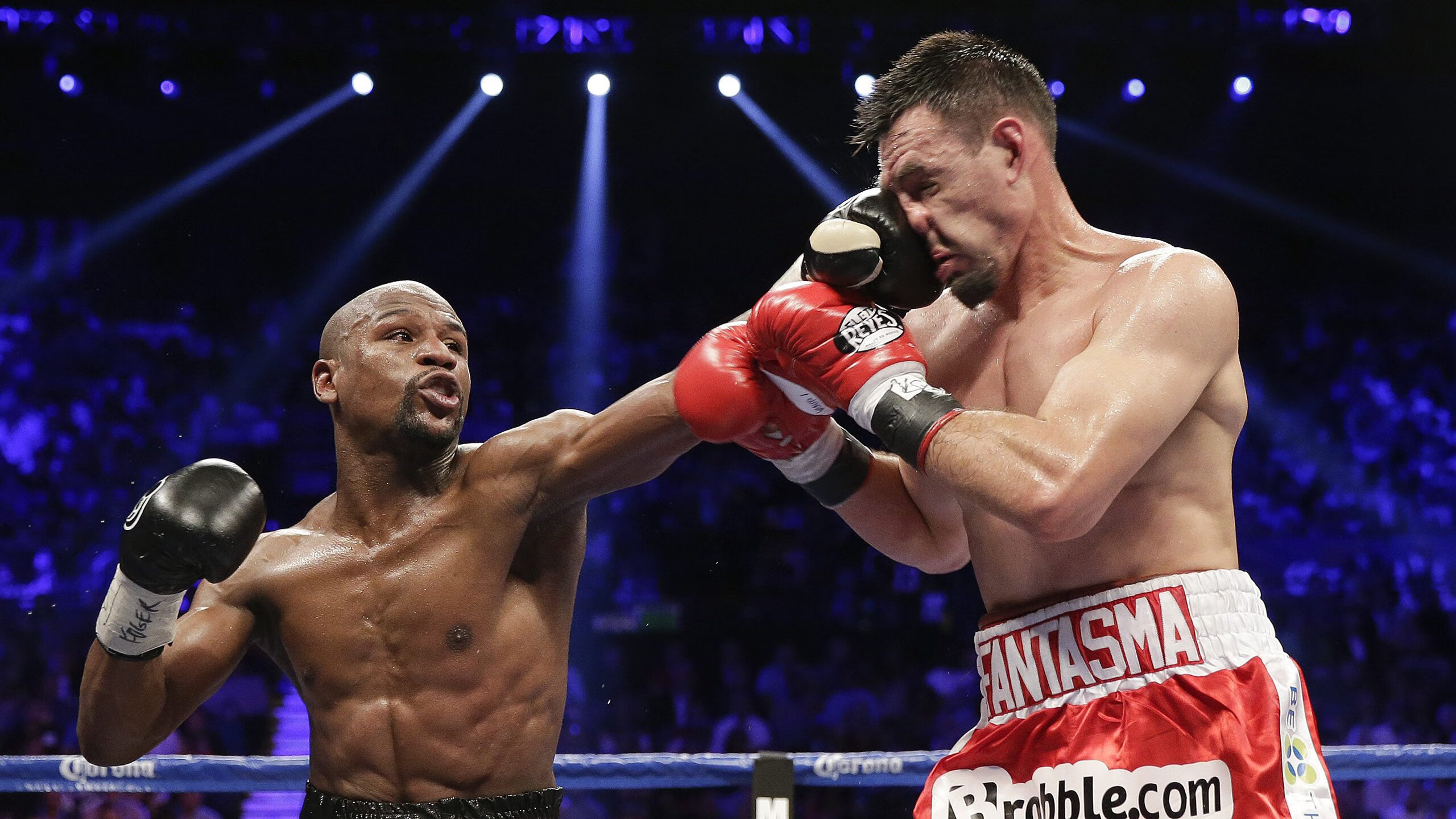 赛道上的历史性逆转,阿斯顿马丁力克法拉利,拉塞尔刷新纪录